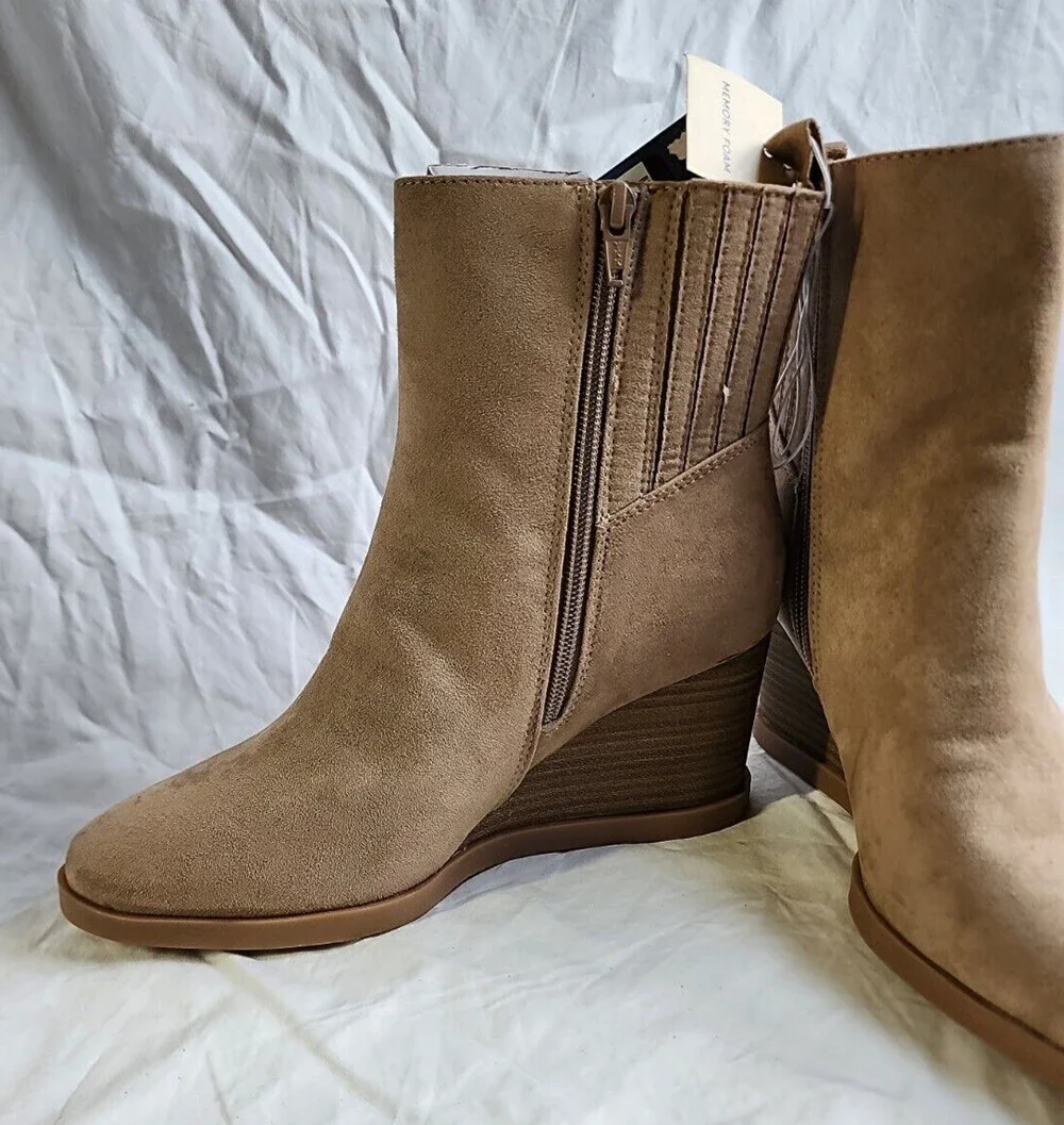 New Universal Thread Women's Cypress Wedge Boots Taupe Size 11